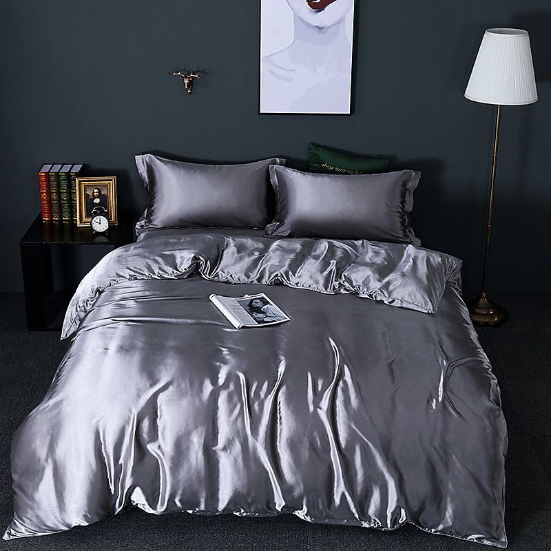 Elegant satintäcke set – lyxigt modernt sängkläder med elegant finish