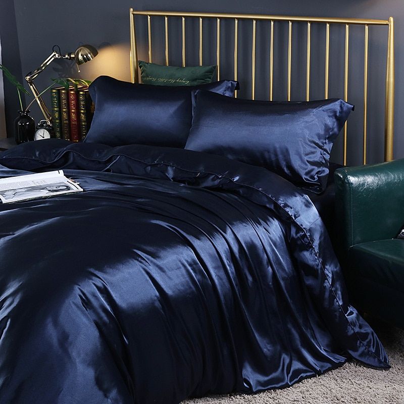 Elegant satintäcke set – lyxigt modernt sängkläder med elegant finish
