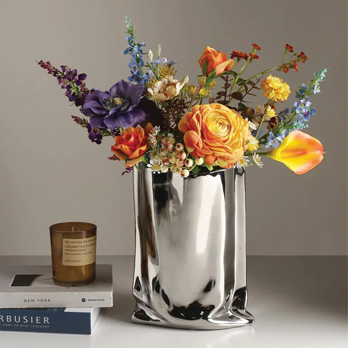 Elegant veckad blomvas | Perfekt samtida dekoration för alla dina rum