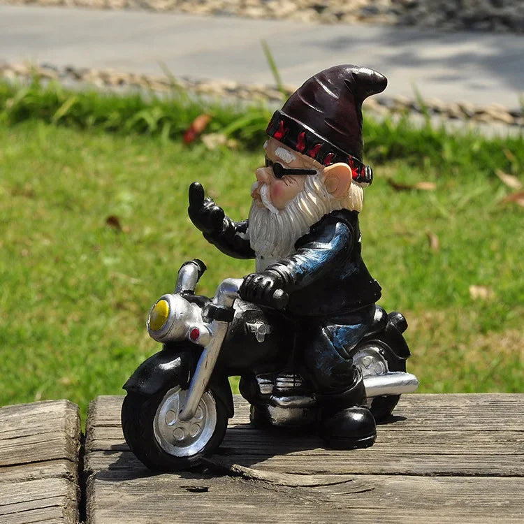 Calidora - Charmig tomte på motorcykel hartsfigur för en härlig trädgårdsdekoration