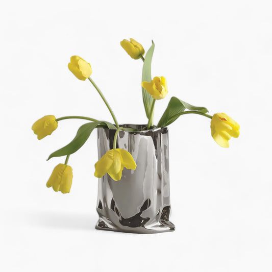 Elegant veckad blomvas | Perfekt samtida dekoration för alla dina rum