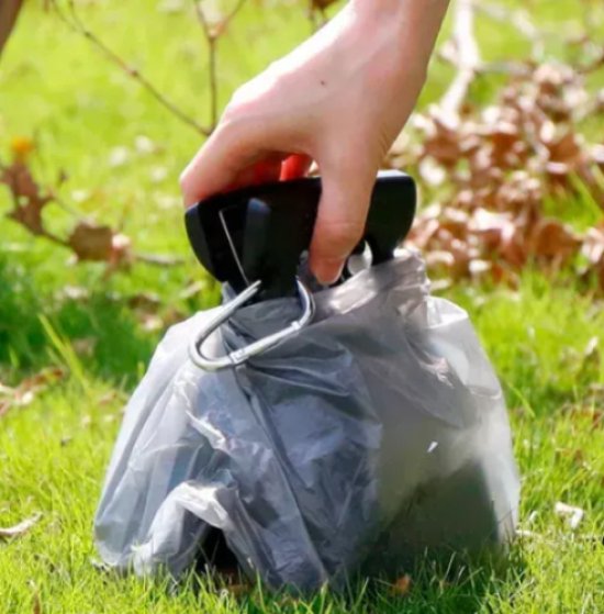 Praktisk och hygienisk hopfällbar lösning för hundbajs