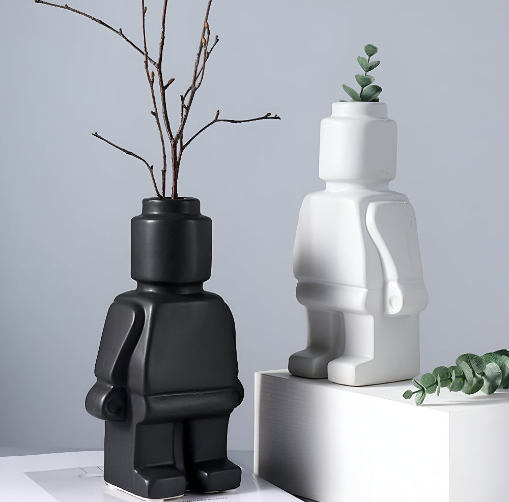 Larissa - Modern robotdesign flätad blomkruka för en unik trädgårdsdetalj