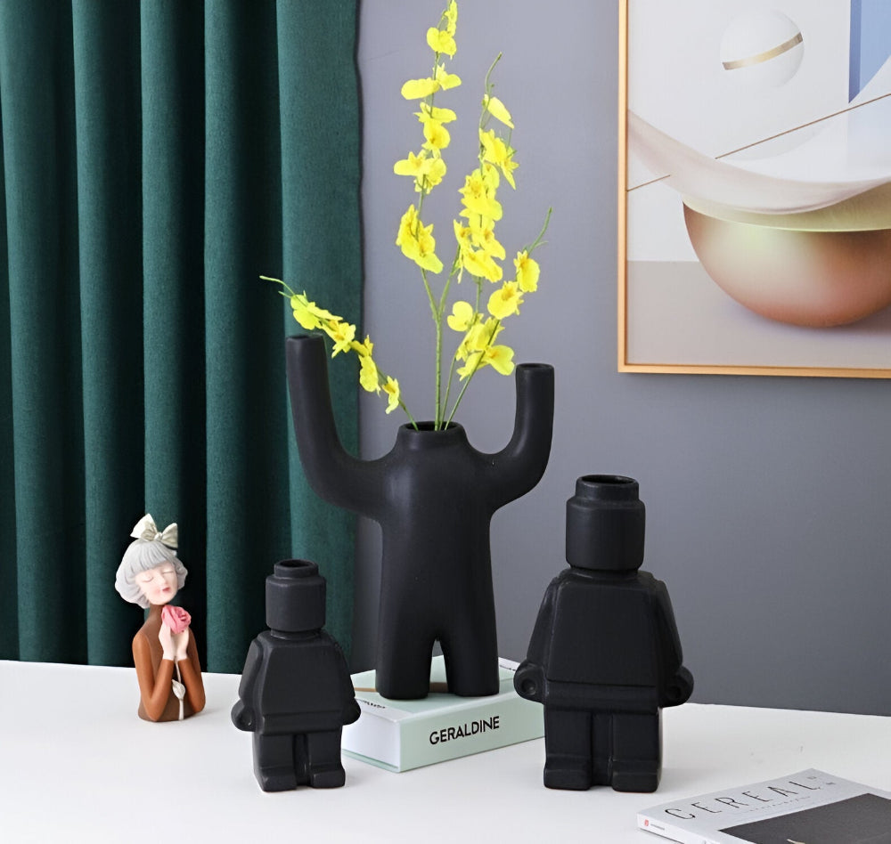 Larissa - Modern robotdesign flätad blomkruka för en unik trädgårdsdetalj