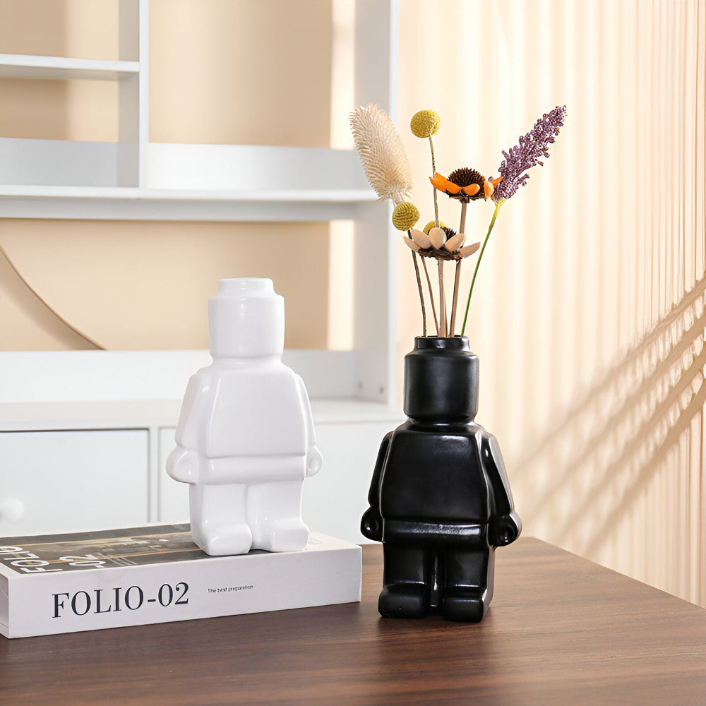 Larissa - Modern robotdesign flätad blomkruka för en unik trädgårdsdetalj