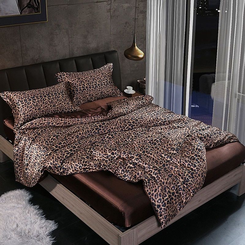 Elegant satintäcke set – lyxigt modernt sängkläder med elegant finish
