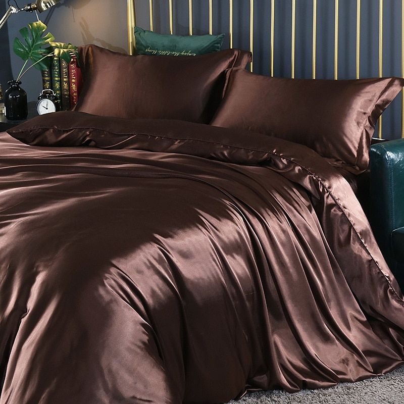Elegant satintäcke set – lyxigt modernt sängkläder med elegant finish