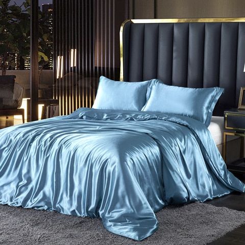 Elegant satintäcke set – lyxigt modernt sängkläder med elegant finish