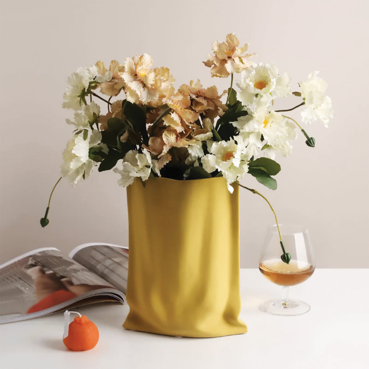 Elegant veckad blomvas | Perfekt samtida dekoration för alla dina rum