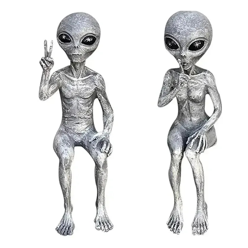 Aethra - Mystisk utomjordisk hartsbild med UFO för unik trädgårdsdekoration